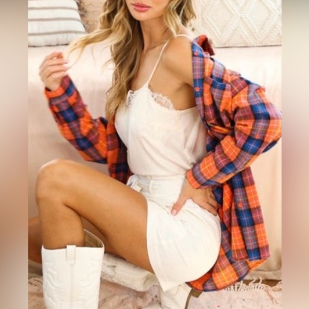 NWT! Women’s Vine & Love Orange & Blue Plaid Flannel Oversized Shirt!